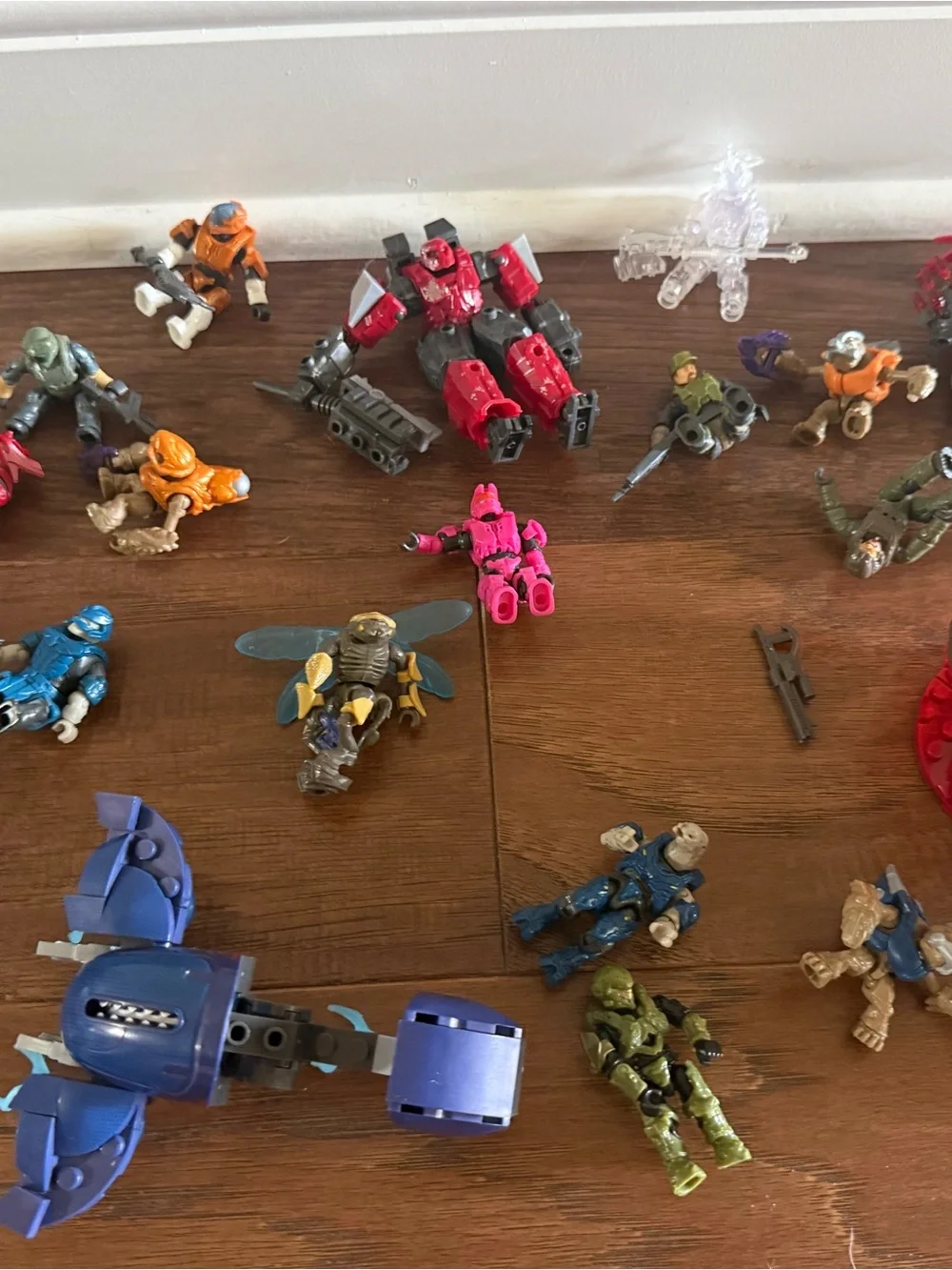 Bulk Lot of Halo Mega Bloks  minifigures, vehicles, weapons, and miscellaneous